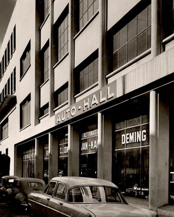 Auto Hall, façade historique